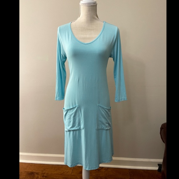 FRESH PRODUCE shift dress SIZE SMALL- dress it up or down. Softest fabric EVER - Picture 2 of 4